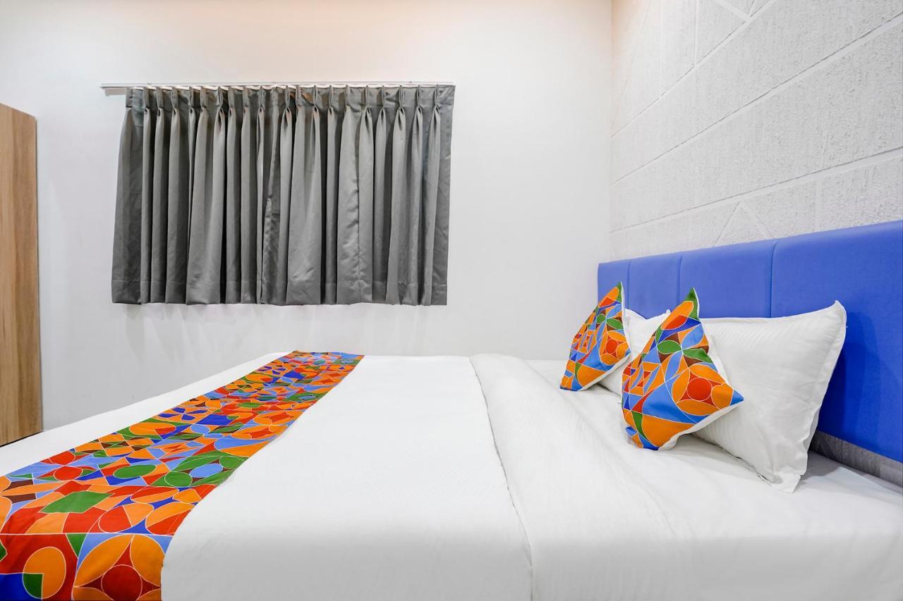 Fabhotel Vrundavan, Athwa Bhatha Εξωτερικό φωτογραφία