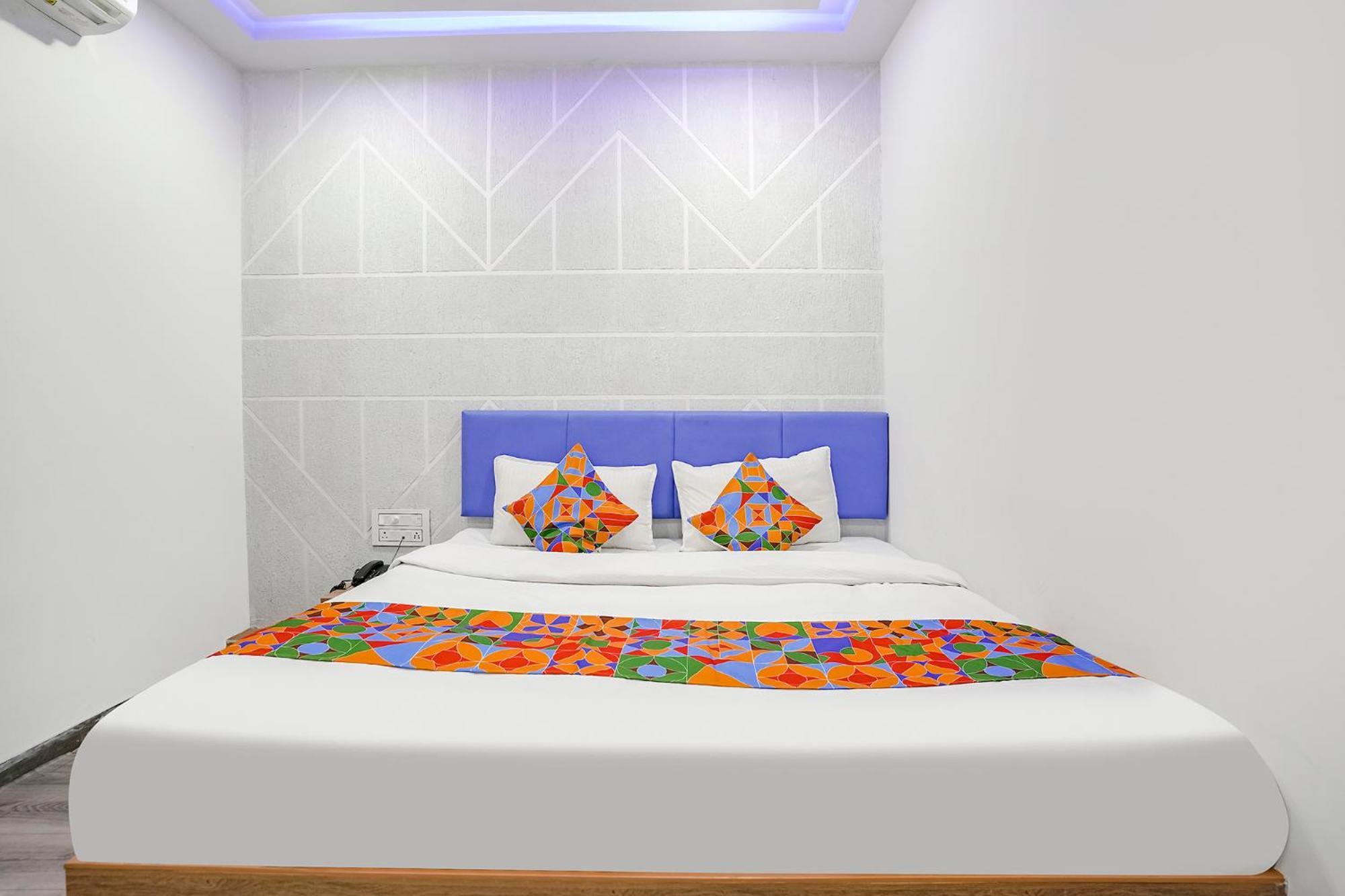 Fabhotel Vrundavan, Athwa Bhatha Εξωτερικό φωτογραφία