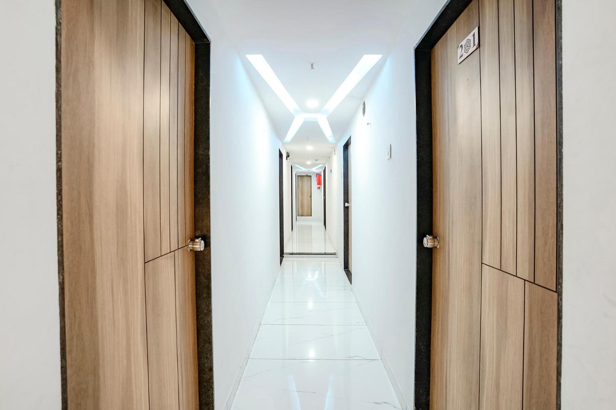 Fabhotel Vrundavan, Athwa Bhatha Εξωτερικό φωτογραφία